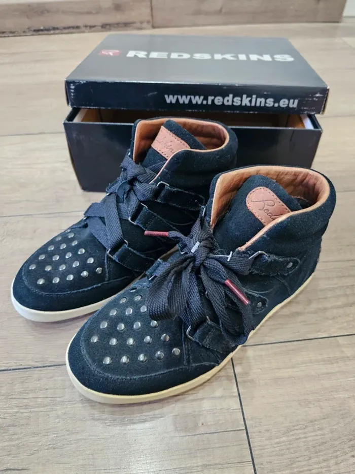 Très belles chaussures montantes,  femme, en cuir , noir, pointure 37, marque Redskins - photo numéro 2