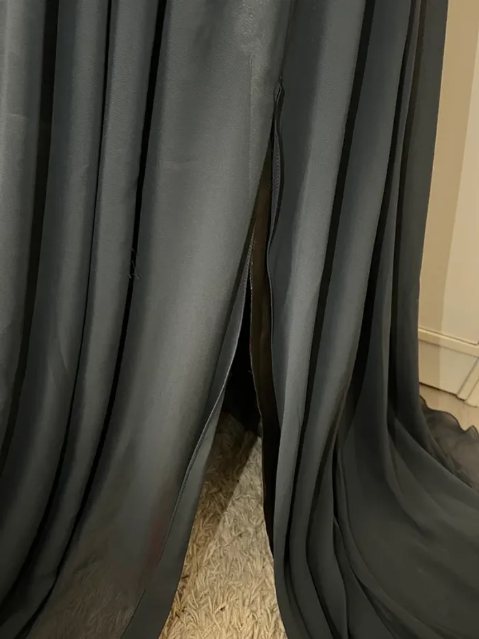 Robe longue fluide avec fente bleu-gris Unique - photo numéro 5