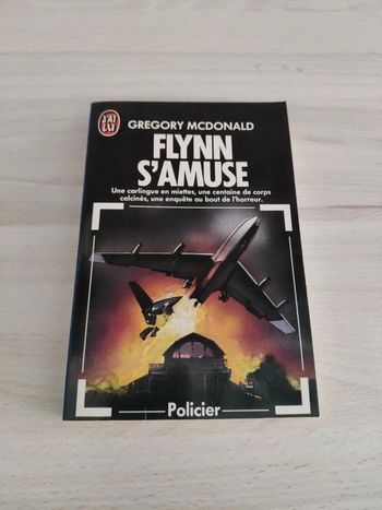 Livre poche policier Flynn s'amuse McDonald