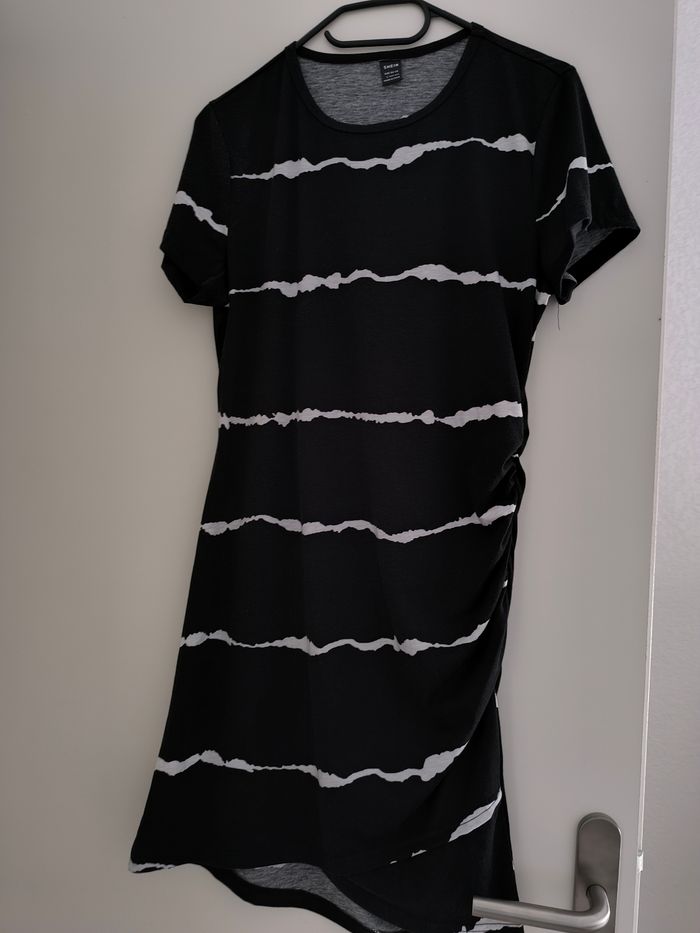 Robe effet froissé sur le côté shein Taille L