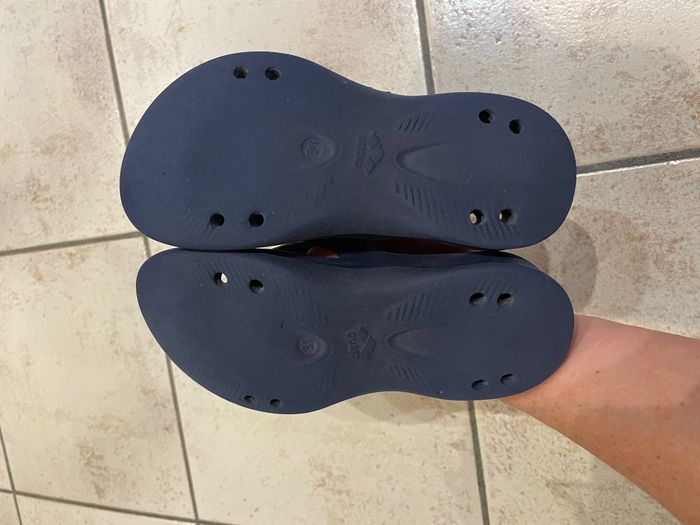 Sandale plastique Arena Taille 31 - photo numéro 3