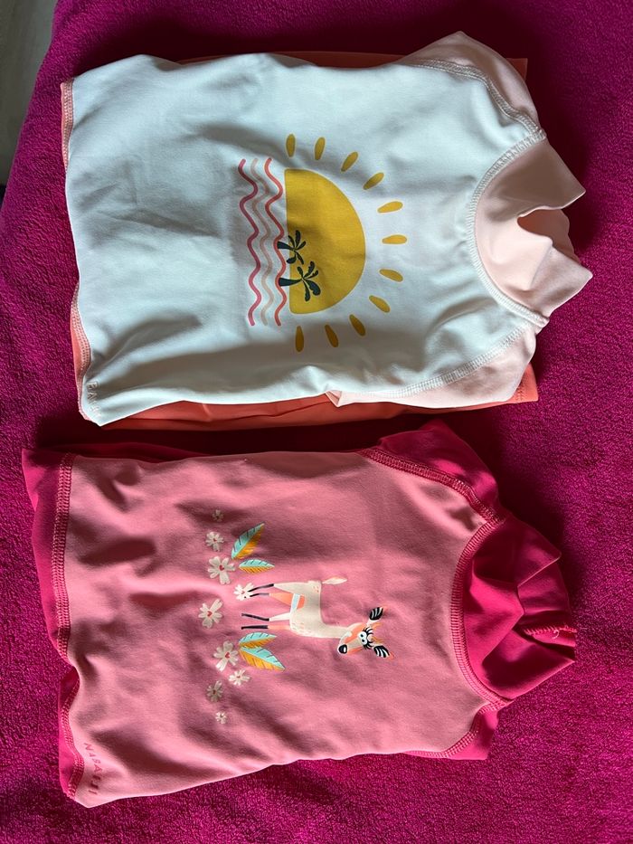 Deux combinaisons de bain 12 mois