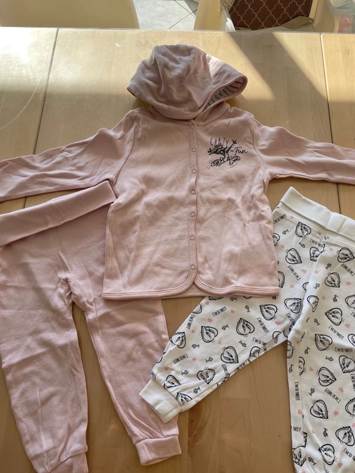 Lot de 2 joggings avec 1veste assez léger LooneyTunes