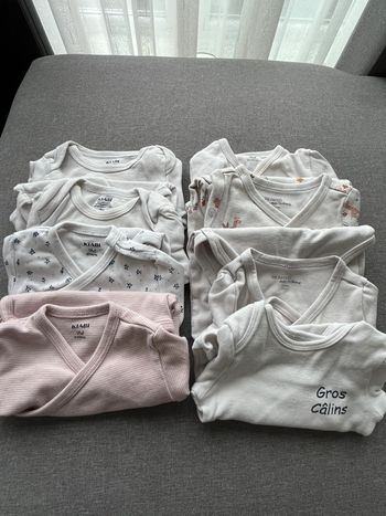 Lots 8 bodies