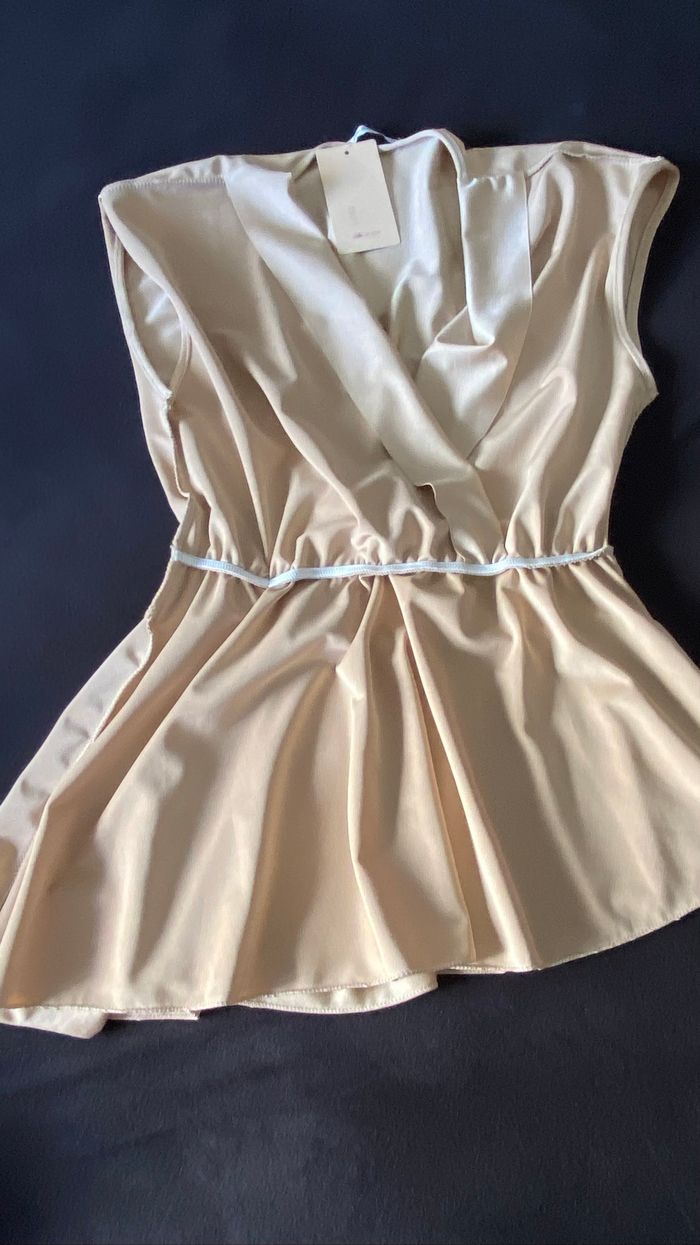 ✨ Haut / Blouse Ceinturée – Neuf avec étiquette ✨ - photo numéro 6
