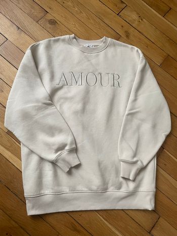 Sweat broderie amour couleur crème - Taillr XS 