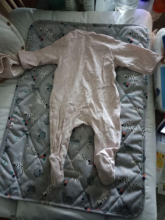 2 pyjama 1 mois 3 mois - photo numéro 2