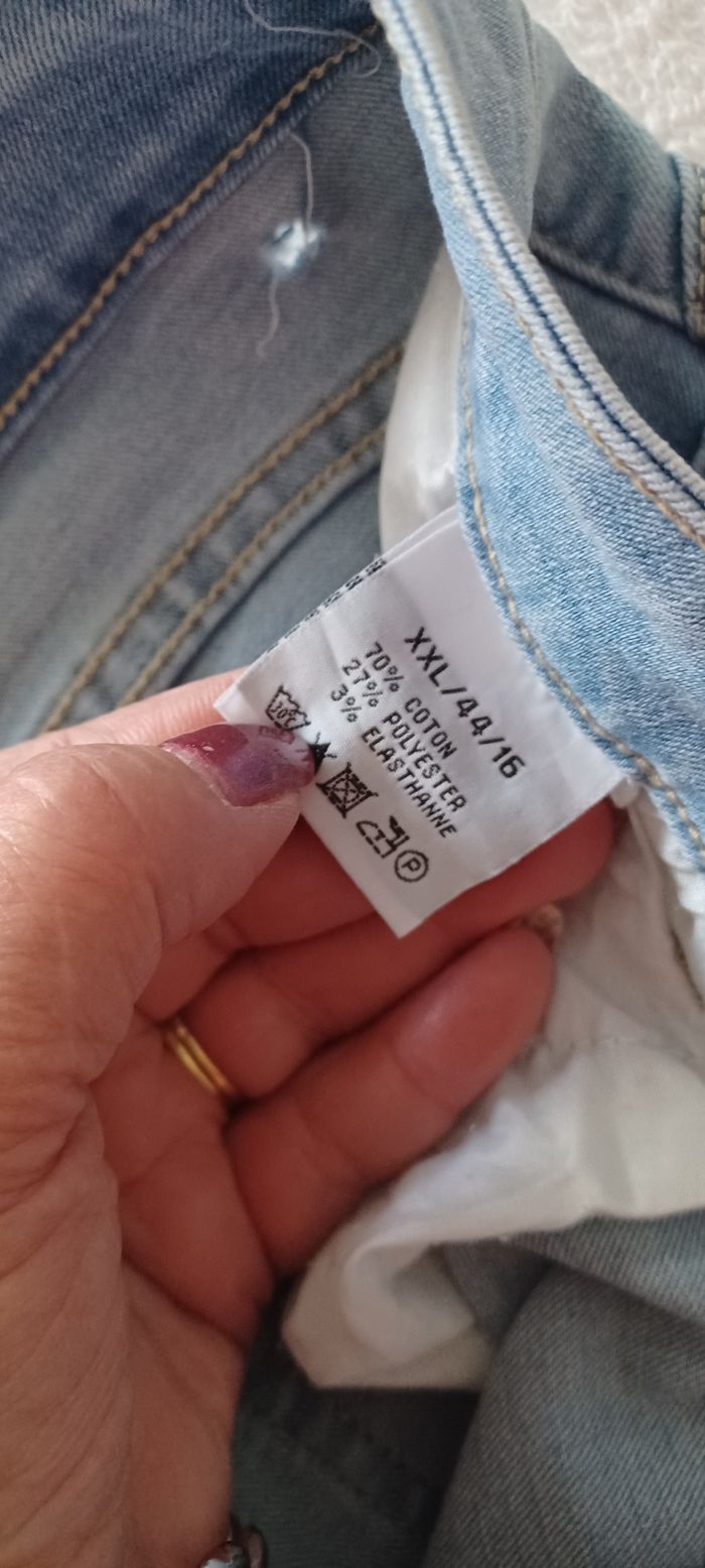 Très beau jeans femme T 14 = XXL  lisez bien l'annonce surtout - photo numéro 9