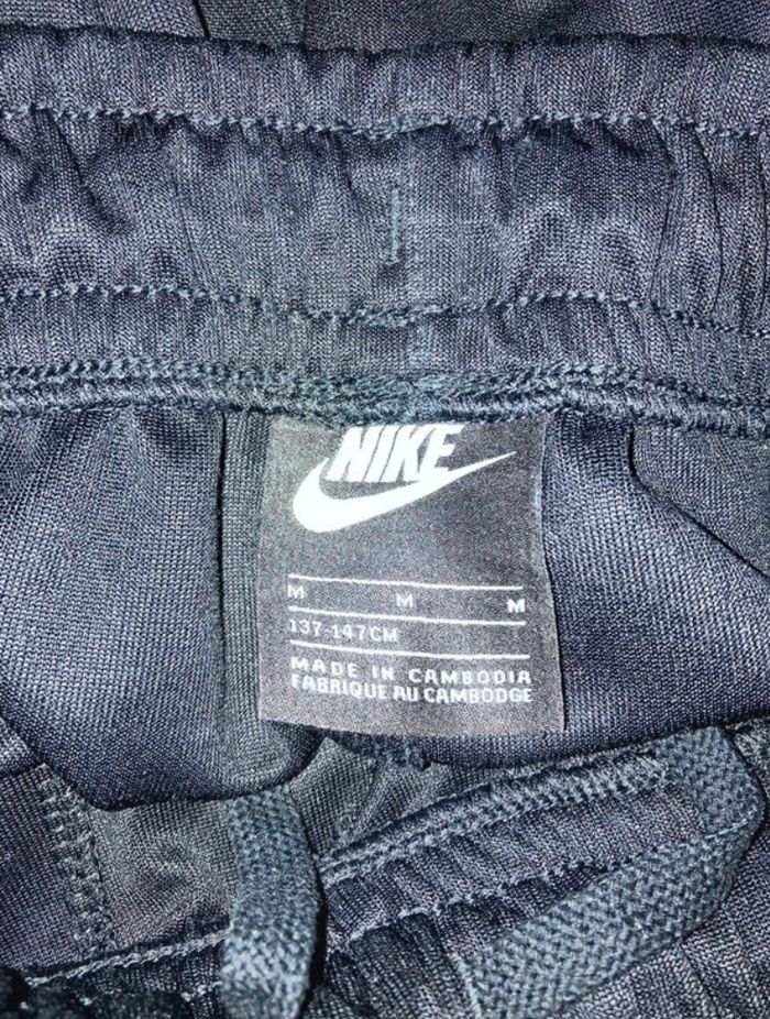 Short nike enfant taille M - photo numéro 2