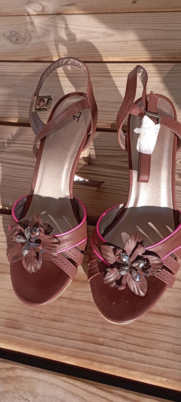 Chaussures femme marron avec du rose à talon - photo numéro 6