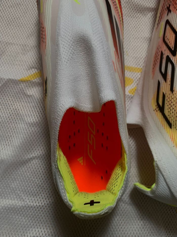 Chaussures de foot Adidas Élite F50 neuve. Pointure 44.5 - photo numéro 3