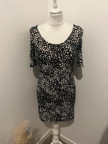 Robe noire à motifs beige H&M S