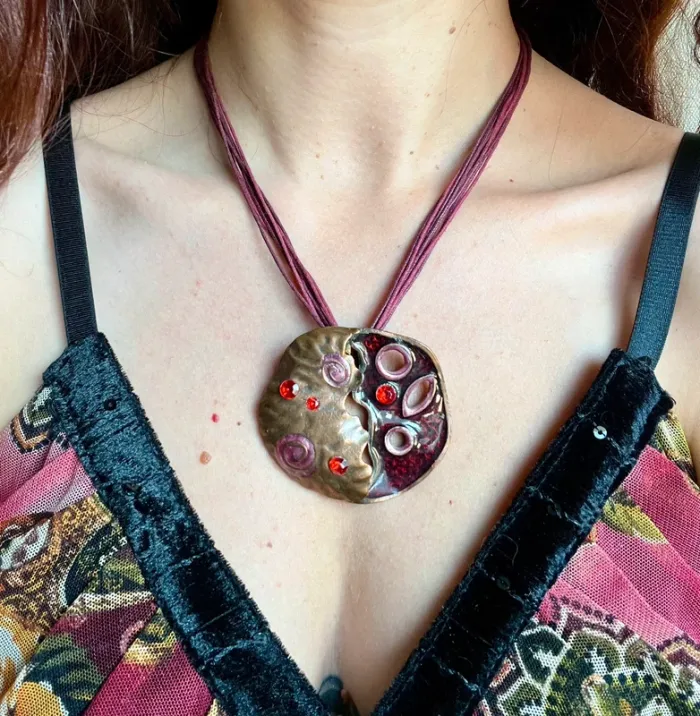 Collier bordeaux/bronze Abstract Boho 70s Witchy