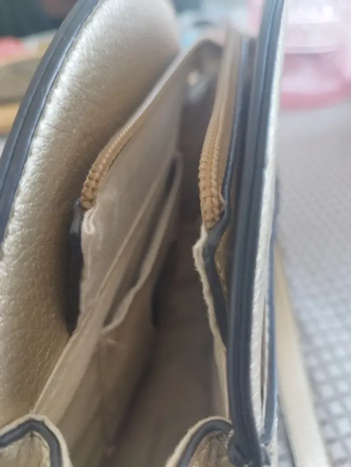 Très joli petit sac bandoulière doré Moa - photo numéro 7
