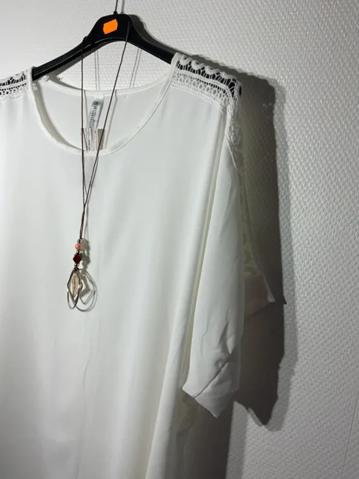 Blouse + collier femme taille unique (48-54)- E&F - neuve avec étiquette - photo numéro 2