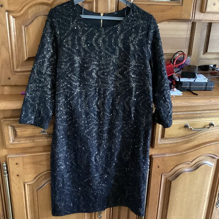 Robe noir pailletée 40
