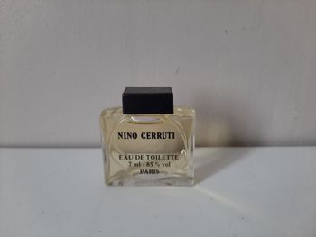 Miniature de parfum. Nino Cerruti
