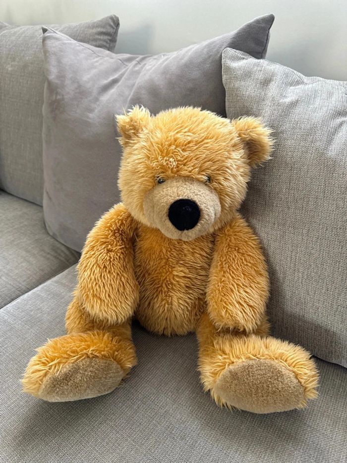 Grosse peluche ours
