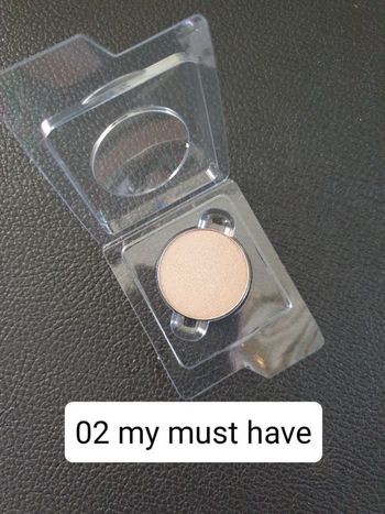 Fard à paupières Essence 02