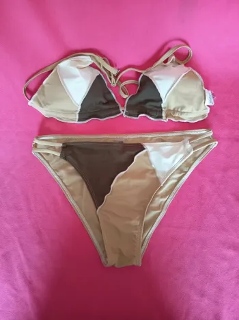 Maillot de bain deux pièces neuf (A256)