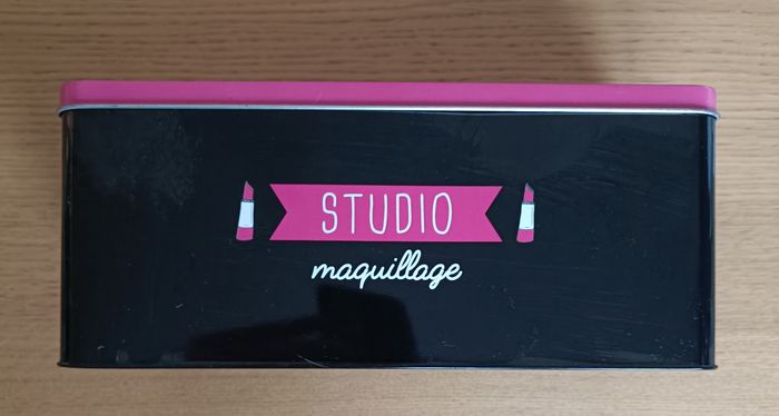 Boîte de rangement "La Boîte À" maquillage métal - photo numéro 3