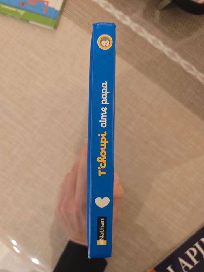 T'choupi aime papa - livre tout carton - photo numéro 3