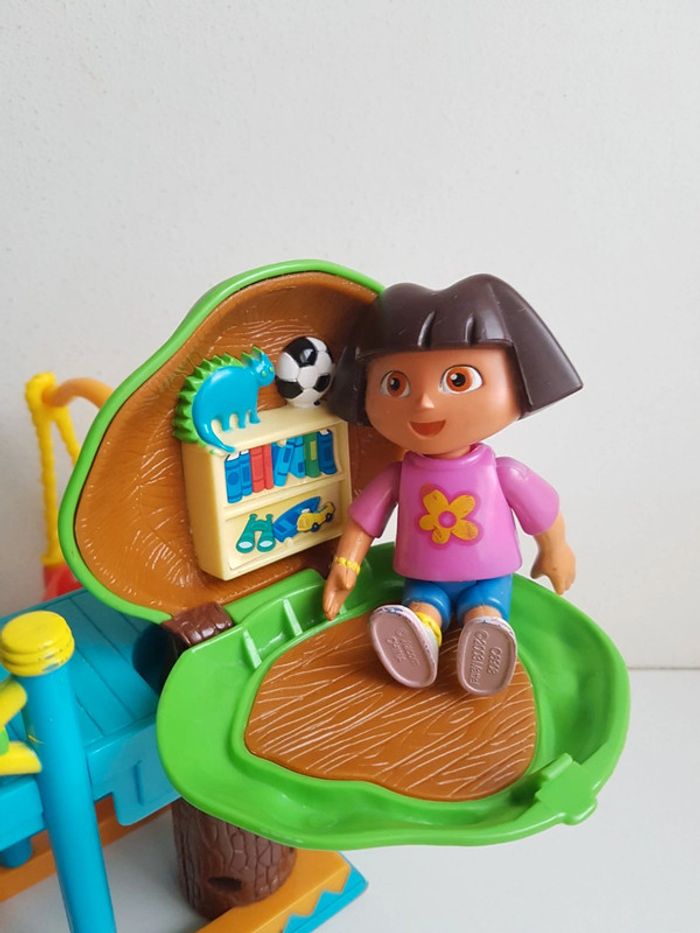 2 livres Dora L'exploratrice, figurine et aire de jeux - photo numéro 6