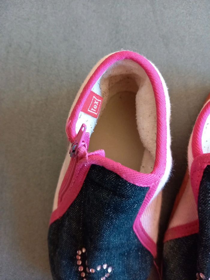 Chaussons fille taille 27 - photo numéro 2