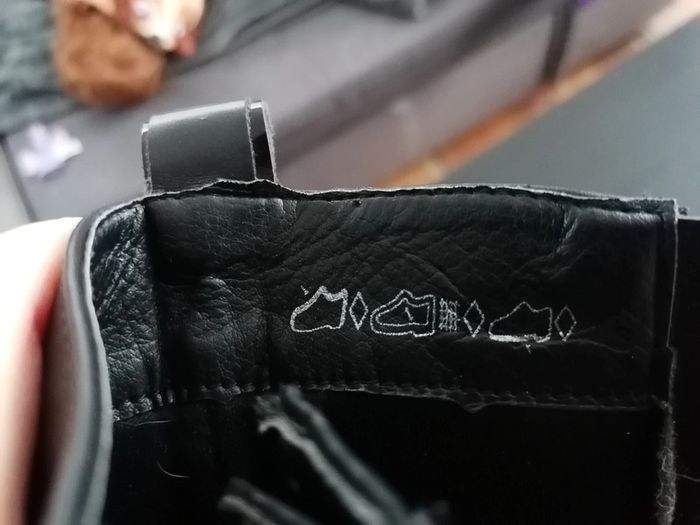 Bottes noires simili cuir grand talon - photo numéro 6