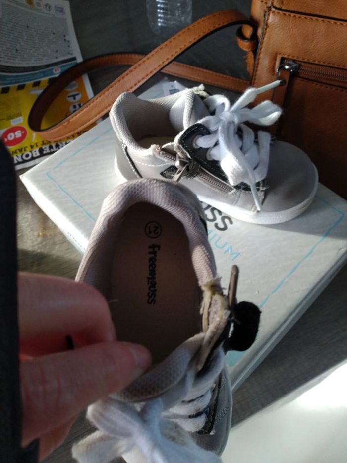 Chaussures taille 20 - photo numéro 3