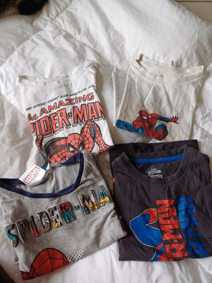 Lot 4 t-shirts 3 ans spiderman
