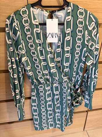 Robe portefeuille satinée motifs chaînes - Zara Neuve S
