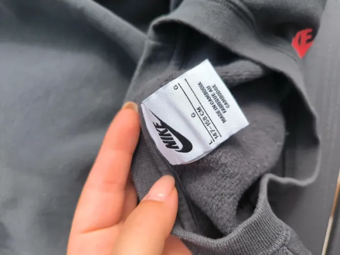 Sweat Nike neuf - photo numéro 4