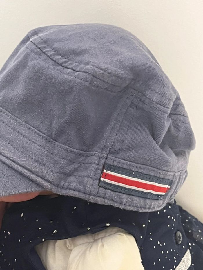 Casquette bleue - photo numéro 3