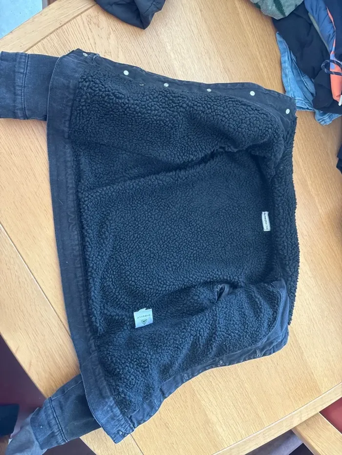 Veste en jean avec fourrure enfant - photo numéro 2