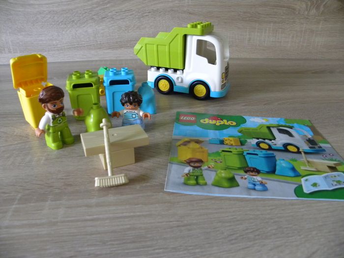 LEGO Duplo - le camion poubelle et tri sélectif 10945