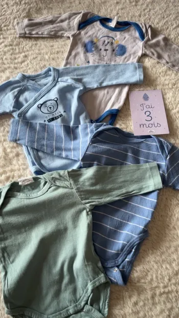 Bodies manches longues 3 mois
