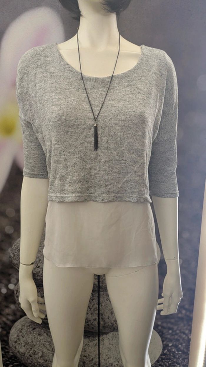 Haut pull léger manche 3/4 gris et blanc