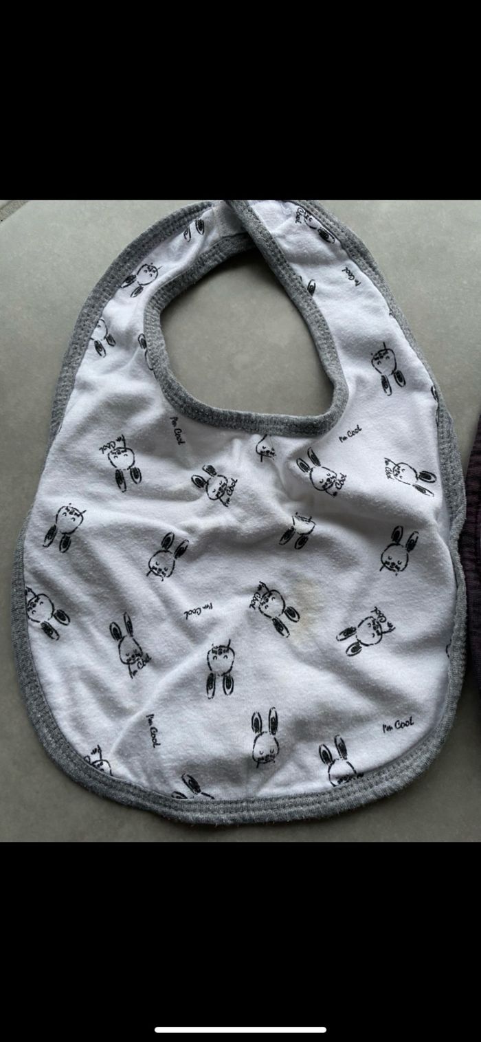 Lot de 2 bavoirs - photo numéro 3