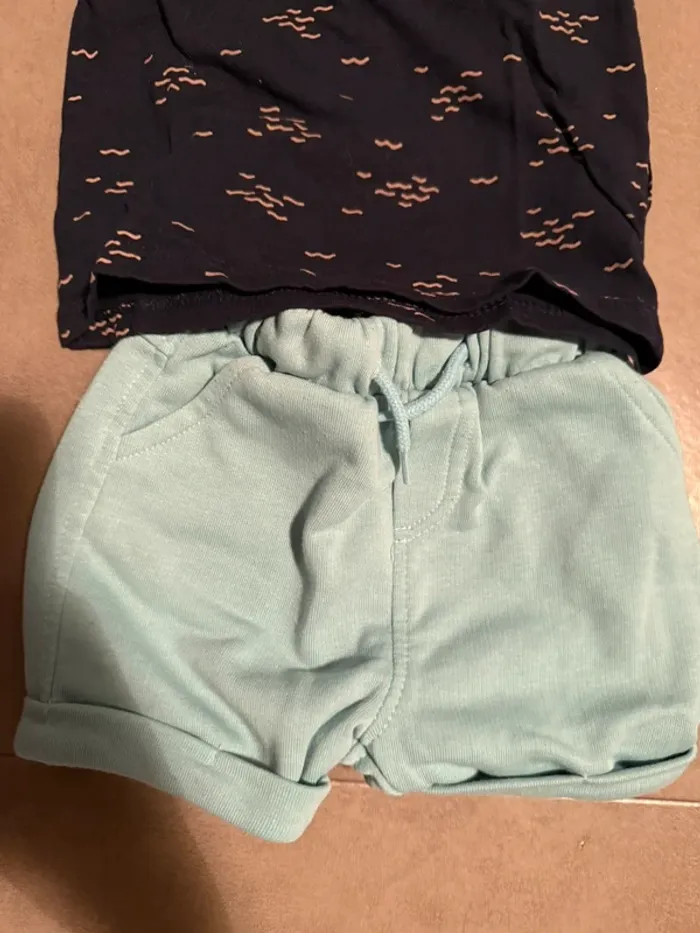 Lot de 2 ensembles été 9 mois - photo numéro 6