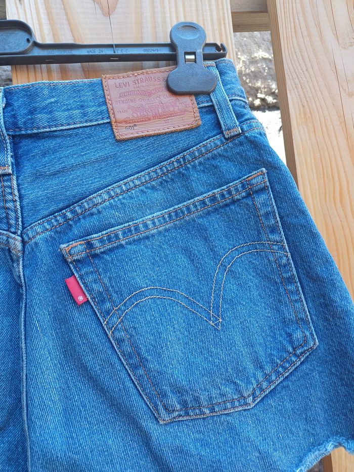 Joli short en jean taille haute déchiré 501 Levi's - photo numéro 6