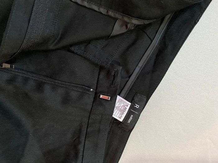 Pantalon noir - photo numéro 2