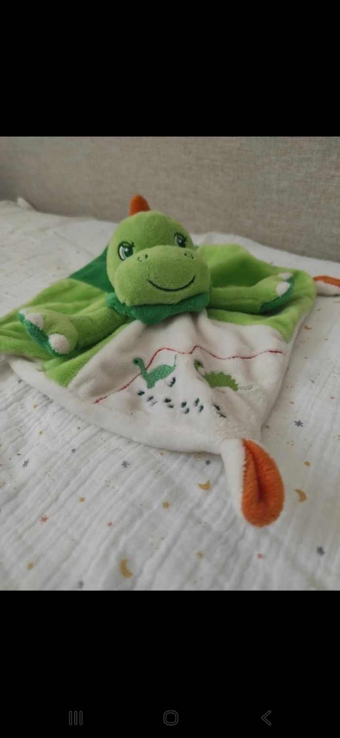 Doudou dinosaure kiabi