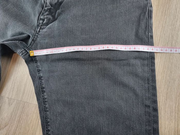 Pantalon jean noir Hugo Boss " Stretch " taille 52/54 - photo numéro 5