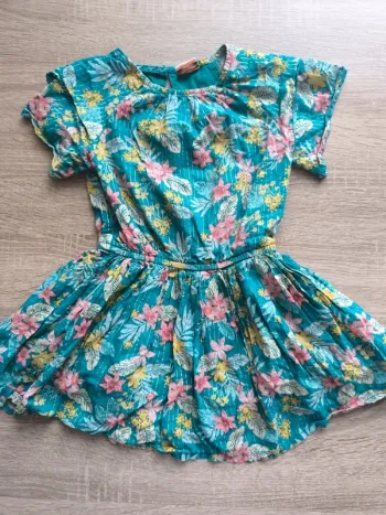 Robe fleurie tape à l'oeil 4 ans