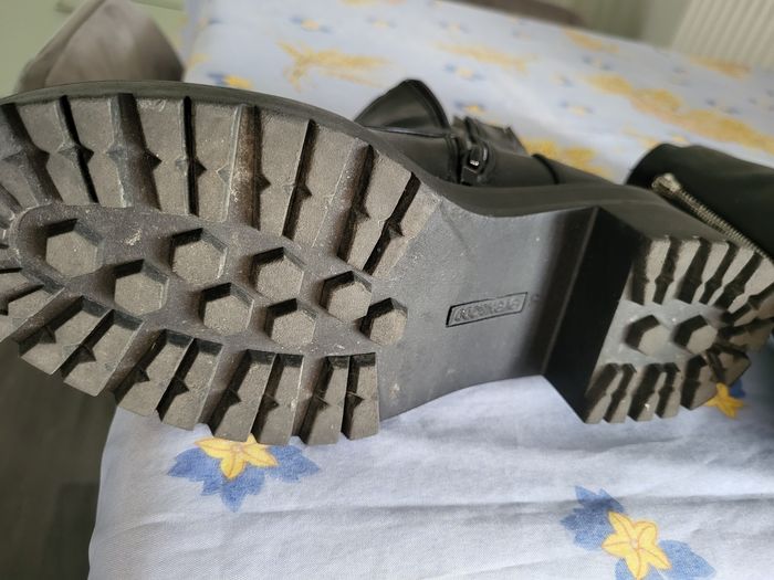 Boots noires - photo numéro 3