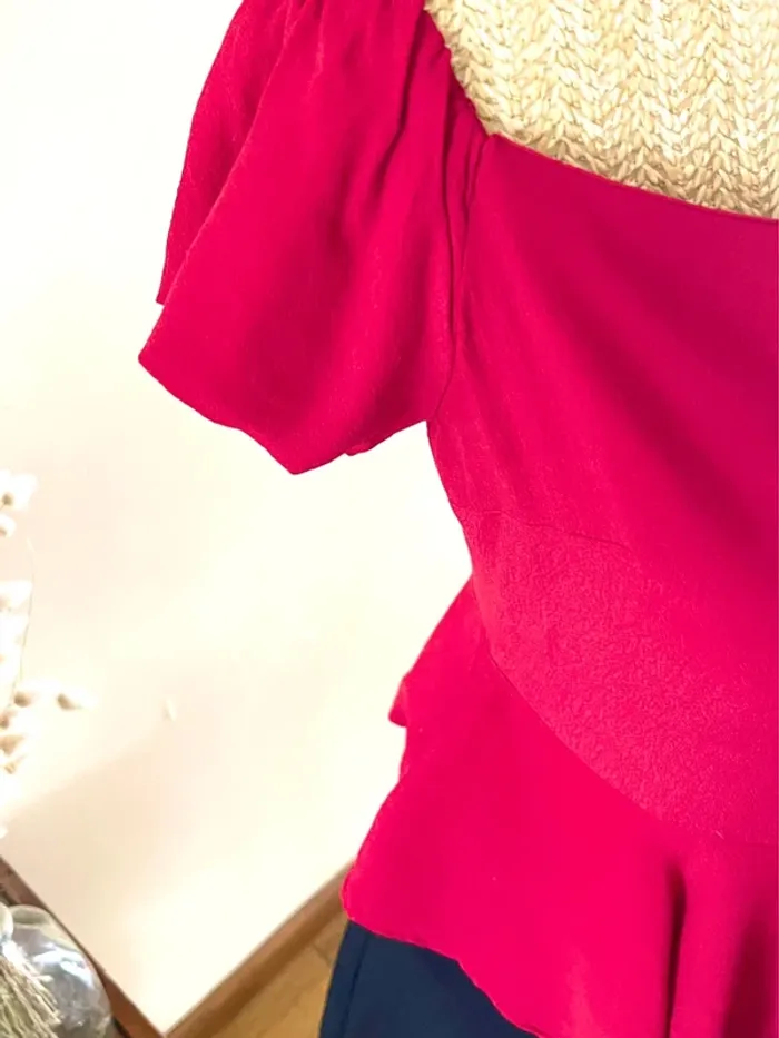 Top Rouge à Basque - Féminin & Élégant - Épaule Découverte à Volant - photo numéro 12