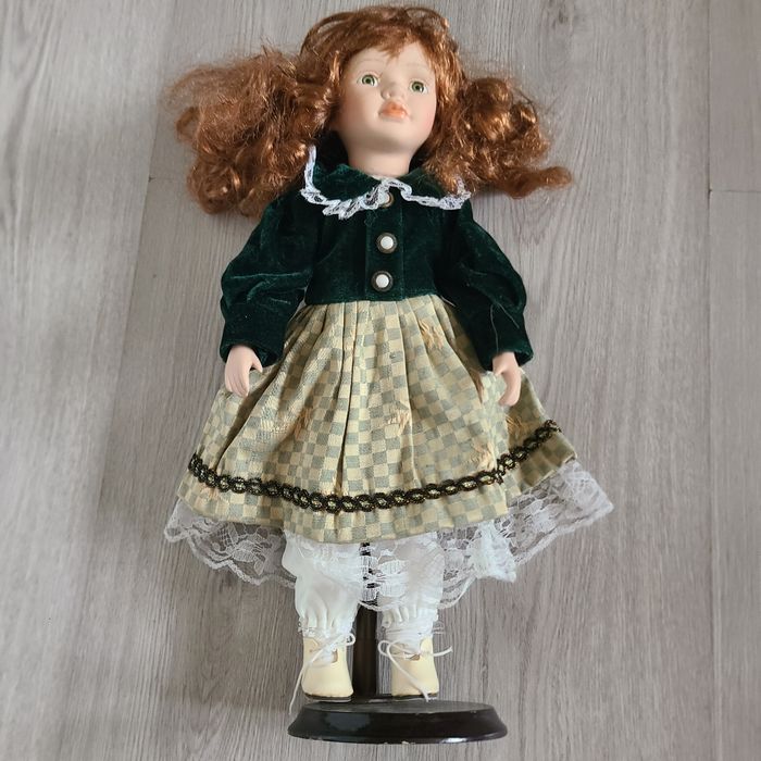 Poupée porcelaine - photo numéro 5