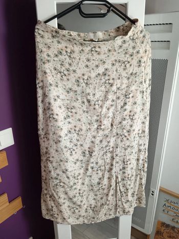 Jupe mi longue h&m fleurie tons pastels taille 40