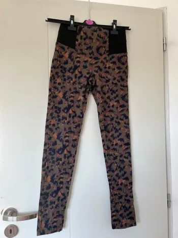 Pantalon taille 38 .